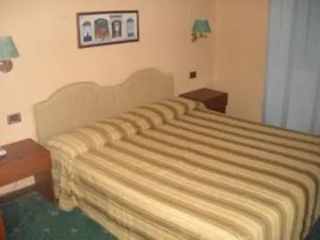 艾米利亚酒店 3*